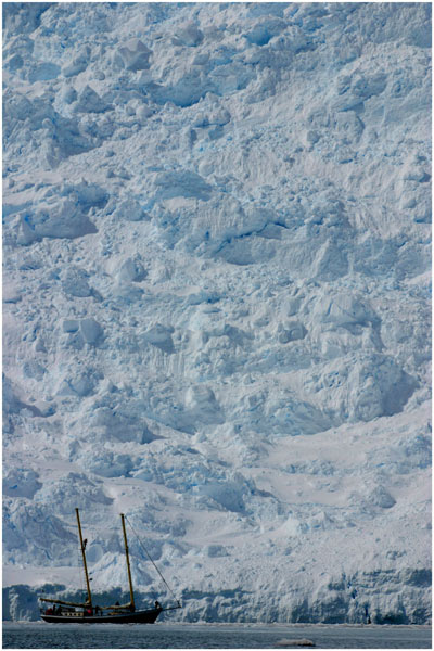 Glacier
L'incroyable machine à faine les glaçon
Mots-clés: glacier voilier antarctique