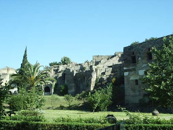 Ã€ l'entrée des ruines de Pompéi, Italie
Les remparts de la cité ensevelie de Pompéi, Italie.
Mots-clés: Pompéi Vésuve Italie