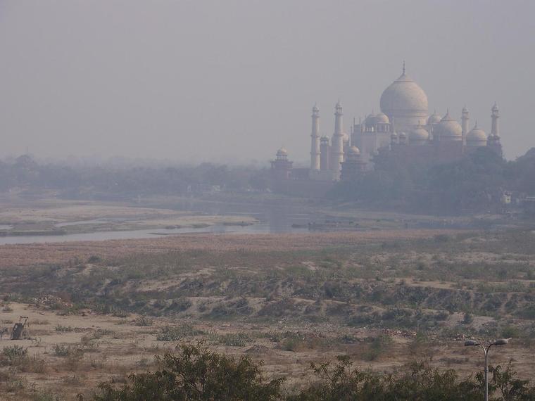 Taj mahal vue depuis le fort rouge à Agra - inde
Février 2008
Mots-clés: agra taj mahal Inde