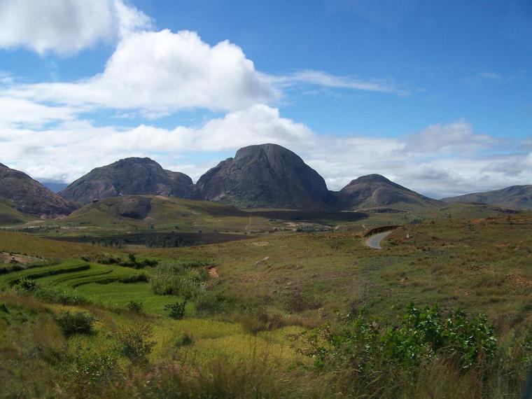 Paysage de Montagne
Quelque part entre Fianarentsoa et l'isalo
Mots-clés: madagascar isalo