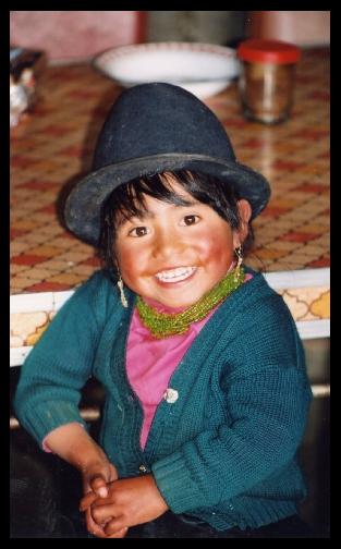 Alma Latacunga. Indigène andine vivant dans la communauté de Quilotoa en Equateur
Elle n'a que 4 ans mais est déjà très dégourdie , curieuse et hospitalière!
Mots-clés: indigene Equateur quilotoa alma