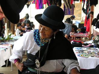marchande inca
veritable inca de sarraguro au sud du pays
Mots-clés: equateur indien indigene inca marché