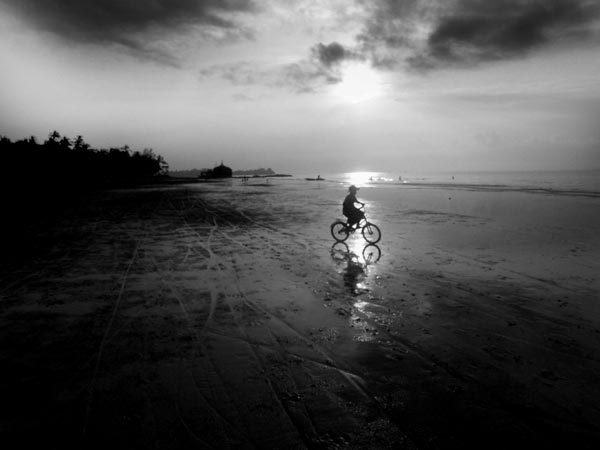 A bicyclette plage de Chaungtha, Birmanie
plage de chaungtha, myanmar.
Mots-clés: Birmanie Chaungtha