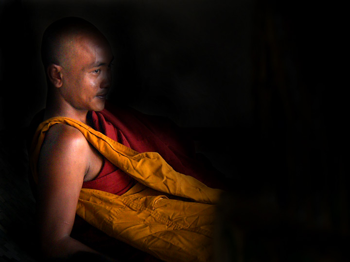 le temps de vivre
photo prise en octobre 2004 à Rangoun, pagode Shwedagon, au Myanmar
Mots-clés: birmanie