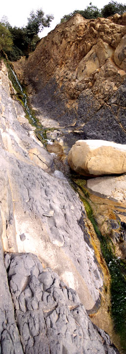 Une cascade venue de nulle part dans le nord west de la Tunisie
Mots-clés: Tunisie cascade maghreb eau
