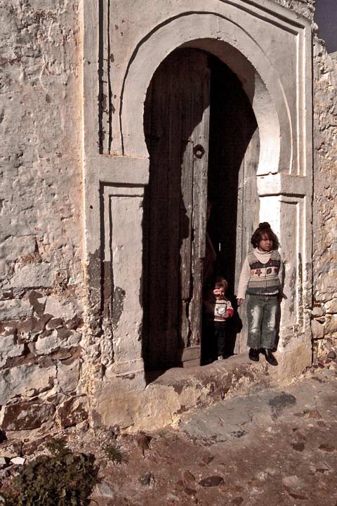 Enfants dans le village andalou de Alia en Tunisie
Mots-clés: Tunisie enfant village