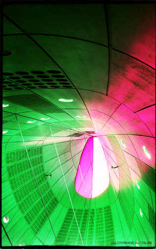 Architecture à Bordeaux
architecture-à-bordeaux représantant la cours d'audiance de l'architecte Richard Rodgers, la fragmentation du segment lumineux du soleil en plusieurs couleurs
Mots-clés: architecture bordeaux lumiere