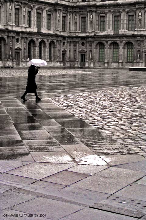 Pluie à Paris, un moment de communion entre l'urbain et l'homme.
Mots-clés: Paris pluie urbain homme