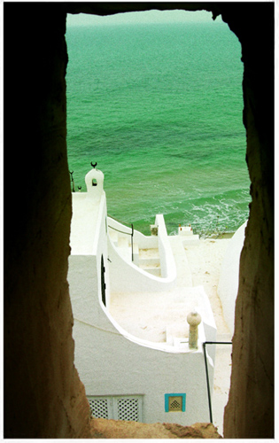le-fort-de-Hammamet
le-fort-de-Hammamet un jour de vent melant les eaux de la mediterannée au ciel et a la vegetation subaquatique
Mots-clés: Tunisie Hammamet