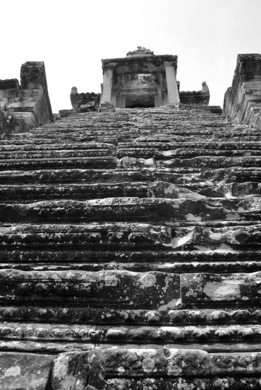 Angkor, usure des marches
Mots-clés: Angkor