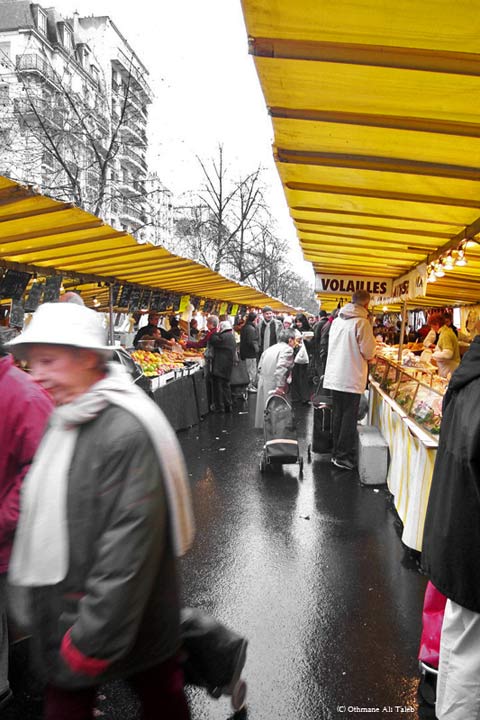 Un marché à Paris, lors d'un voyage, rencontre avec un marché local traditionnel.
Mots-clés: Paris Europe marché