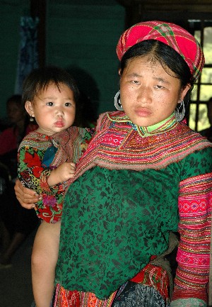 Femme et enfant d'une tribu du Nord Vietnam à Lao Chau
Mots-clés: Vietnam
