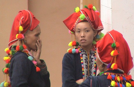 Femmes Hmong à pompons, Sapa Vietnam
Mots-clés: Vietnam