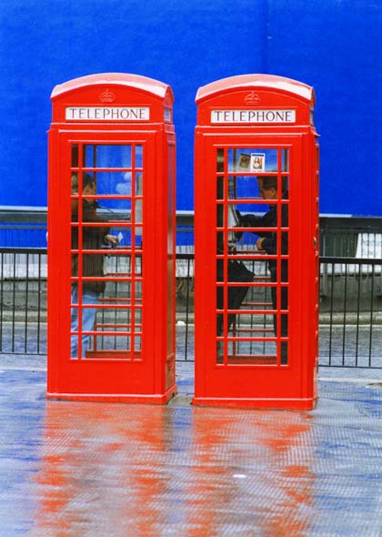 Cabines téléphoniques au coeur de la City. Londres
Mots-clés: Angleterre Londres