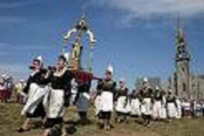 Bretagne
Les femme durant la Procession à Sainte Anne la Palud, Finistère (France)
Mots-clés: Bretagne