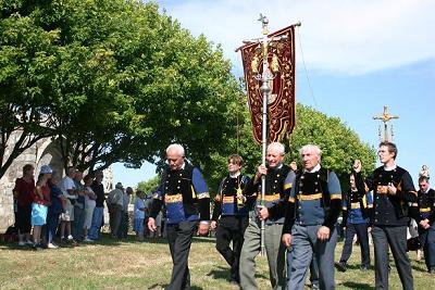 Les hommes de Bretagne. Procession à Ste Anne la Palud Finistère (France)
Mots-clés: Bretagne