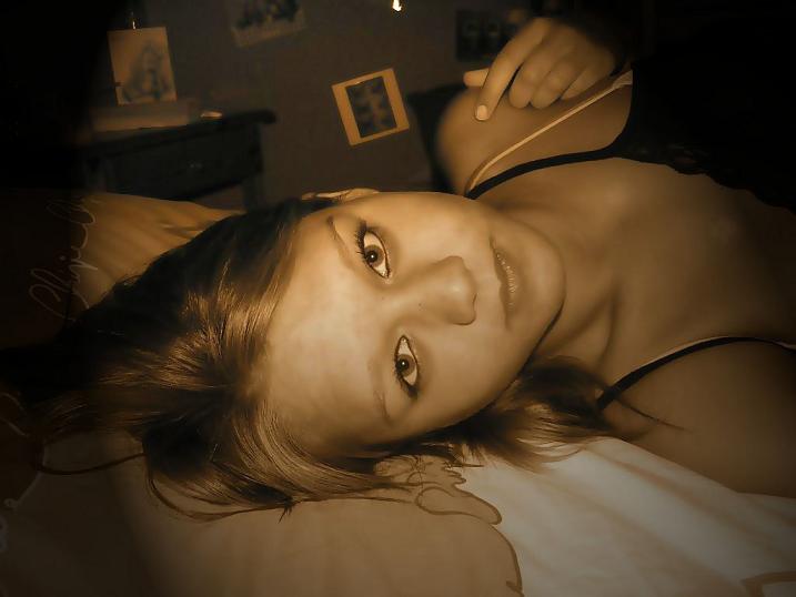 Clemence
Une Photo de mon amie, prise avec le flash en mode sépia.
Mots-clés: marc fille libourne bordeaux minolta clemence