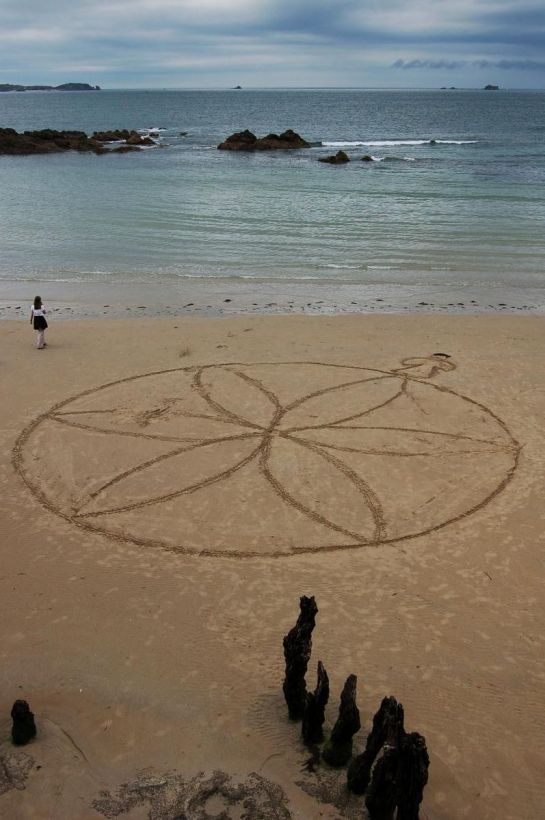 Plage de Saint Malo- dessin sur la plage
