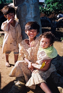 Enfants Koho Vietnam
Dans un petit village à côté de Dallat, jeunes enfants de la tribu Koho.
Mots-clés: Dallat Vietnam