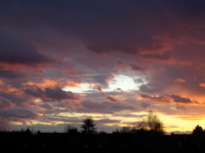 Coucher de soleil nuageux

