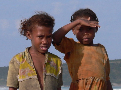 fillettes, près de Fort Dauphin -Madagascar-
Mots-clés: Fort-Dauphin Madagascar