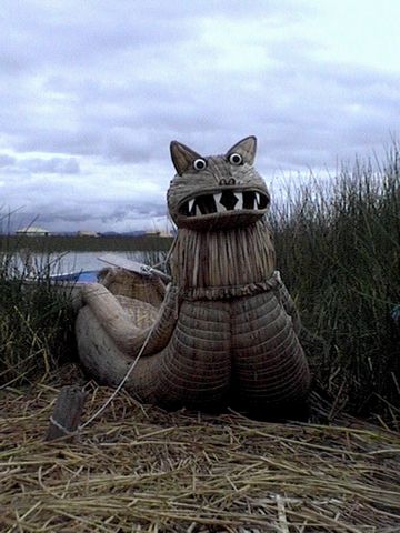 Vacances au Pérou
Embarcation en roseau avec tête de puma construite par les indiens Uros vivants sur le lac Titicaca
Mots-clés: Pérou Titicaca Uros