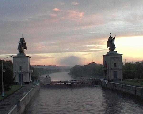 Vacances en RUSSIE
Ecluse des Caravelles située sur la Moskova
Mots-clés: Russie Caravelles Moskowa