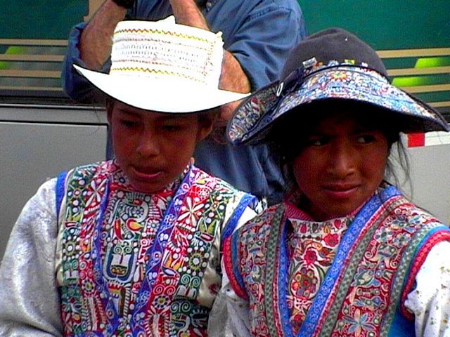 Vacances au Pérou
Yanque, costumes typiques de la vallée de Chivay
Mots-clés: Pérou Yanque Chivay