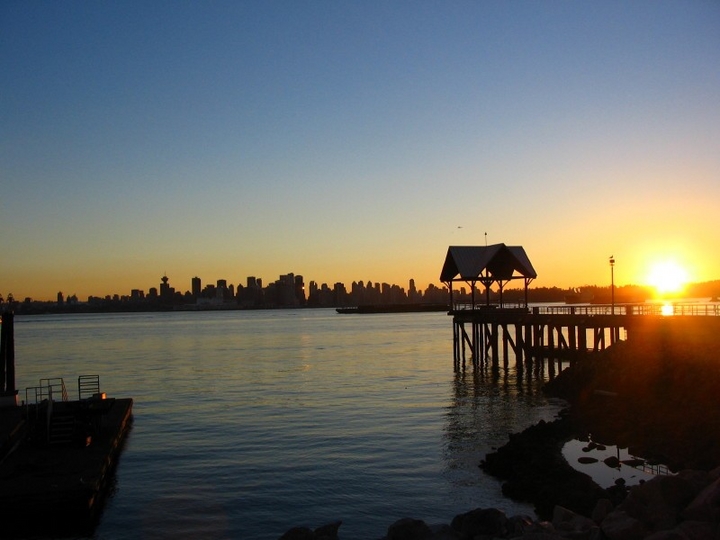 Vancouver Downtown
Centre Ville de Vancouver pris de la baie nord un soir de printemps
Mots-clés: Vancouver Baie nord