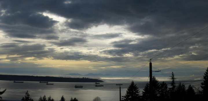 Heavy Sky
Baie de vancouver sous les nuages 
Mots-clés: Vancouver Baie nord
