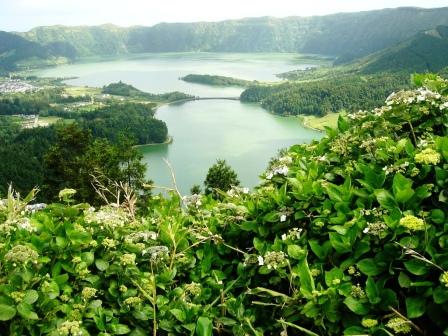 Lagoa Sete Cidades - S.Miguel - Açores - Portugal
Vista panoramica da Lagoa Sete Cidades
Mots-clés: Portugal Açores