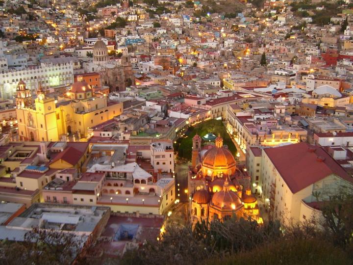 Guanajuato vue de nuit Mexique 2006
Guanajuato Vue de nuit
Mots-clés: Guanajuato Mexique