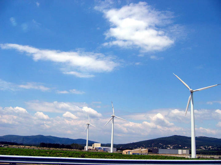 Eoliennes du sud de la France, février 2006
Mots-clés: éoliennes