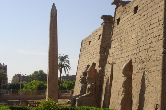 Murailles du temple de Louxor et obélisque, Egypte
Mots-clés: Egypte