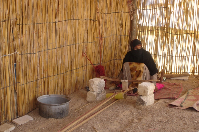 Bédouine dans le désert proche de Hurghada, Egypte
Mots-clés: Egypte