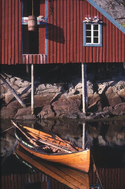 Barque et cabane de pêcheur dans les îles Lofoten (Norvège)
Mots-clés: laponie norvège lofoten pêche mer