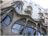 Casa_Batllo_d_en_bas.jpg