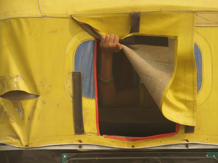 Bache jaune, suite de sur la route d' AGRA, Inde
Mots-clés: Inde