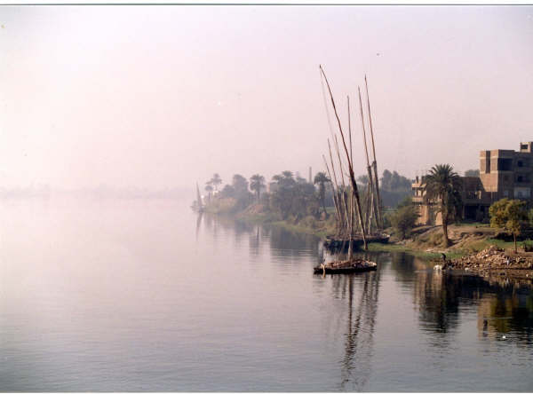 Le Nil très tôt le matin
Mots-clés: Egypte