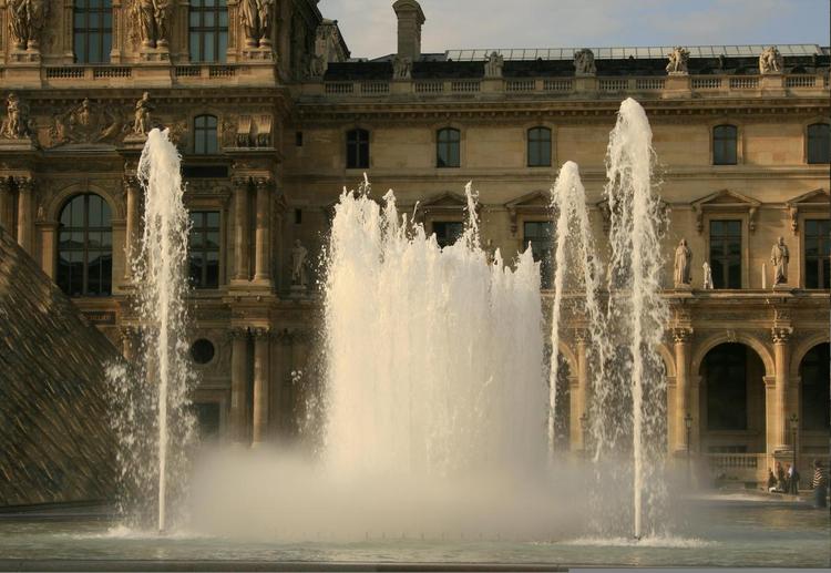 Fontaine du Louvre - Paris
Mots-clés: Louvre Paris