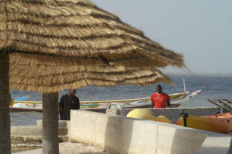 Paillotes sur la plage du campement de pêche Hakuna Matata
Mots-clés: Senegal