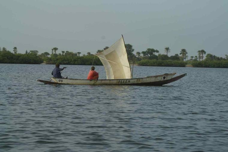 Petite bise devant Hakuna Matata
Mots-clés: Senegal