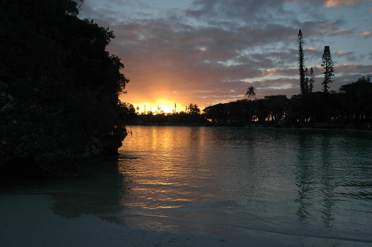 New Caledonia - Ile des Pins - Sunset
World tour 2004 - Sunset - Iles des Pins - New Caledonia
Mots-clés: world tour  family travel  New-Caledonia