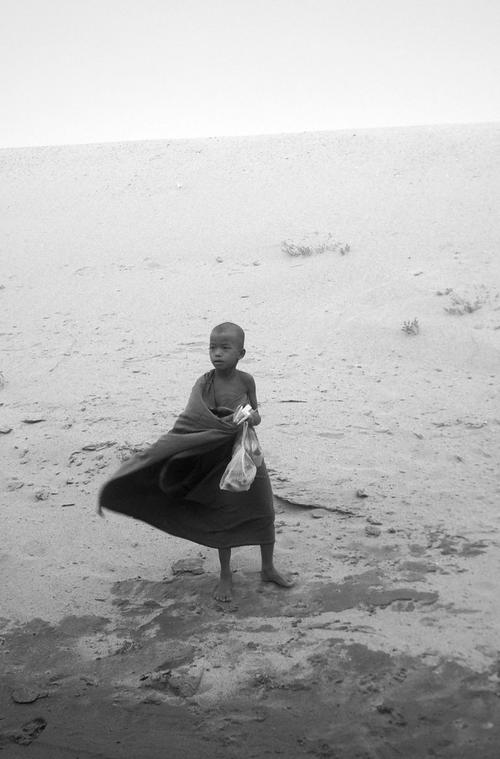 Birmanie, enfant du désert
Mots-clés: Birmanie