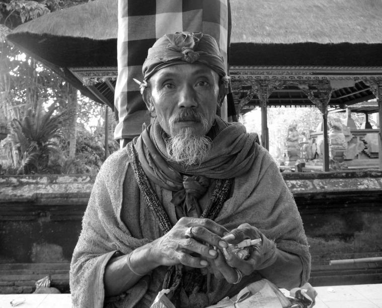 Regard birman, Birmanie
Mots-clés: Birmanie