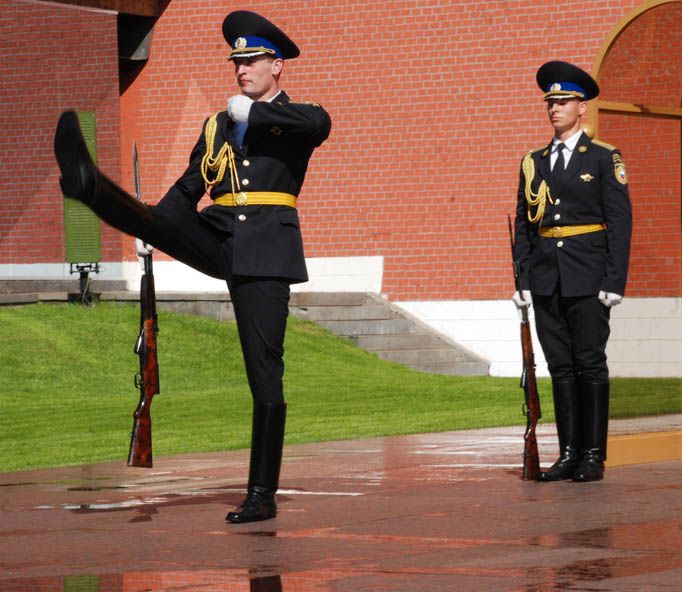 Pas à plus de 90Â°, bravo au gymnaste
Mots-clés: Kremlin