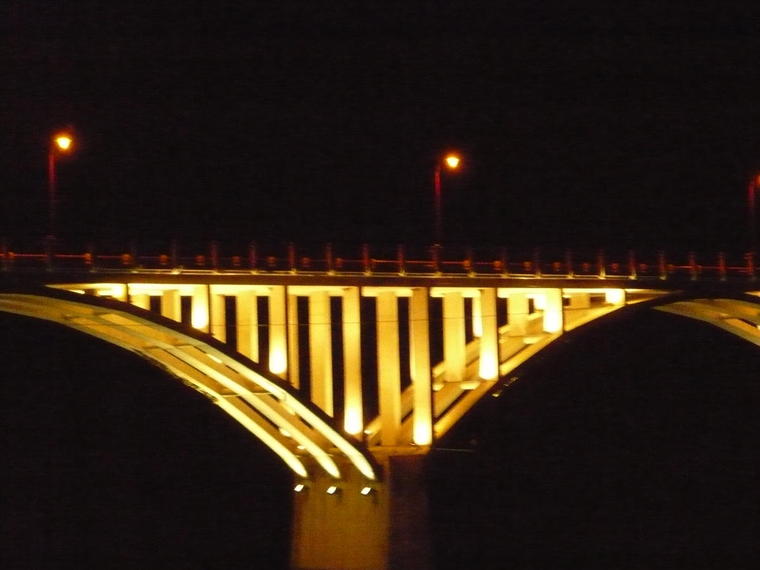 Pile de pont frontière Espagne Portugal
Pont à la frontière entre l'Espagne et le Portugal
Mots-clés: Portugal