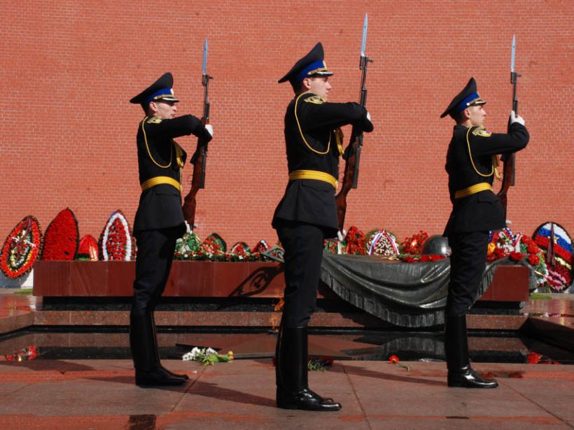 Prsentez armes ! Kremlin
Mots-clés: Kremlin Russie soldat cérémonie armée militaire voyage