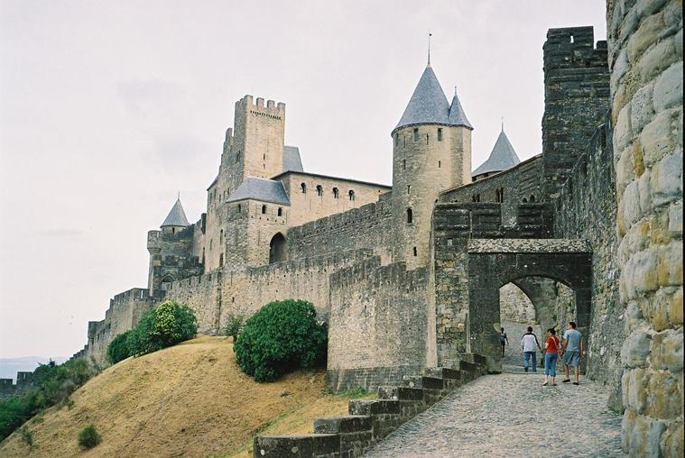 Une des entrées du château de Carcassonne, France
