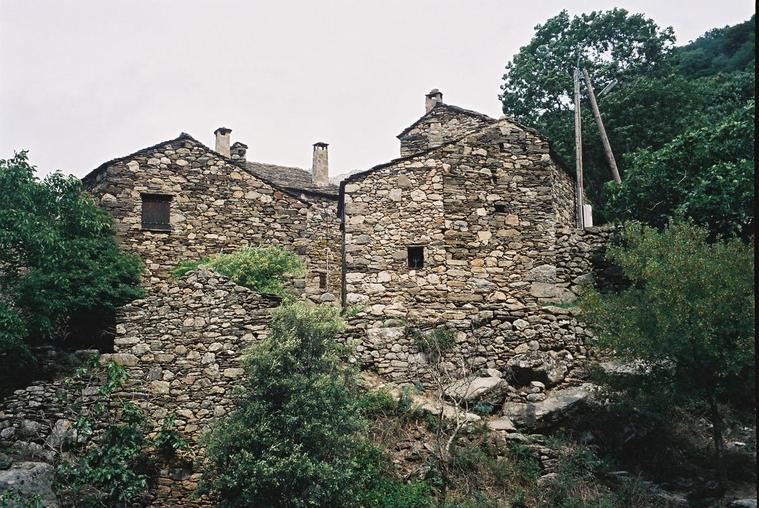 Maison de Mons la Trivalle, village du Languedoc

